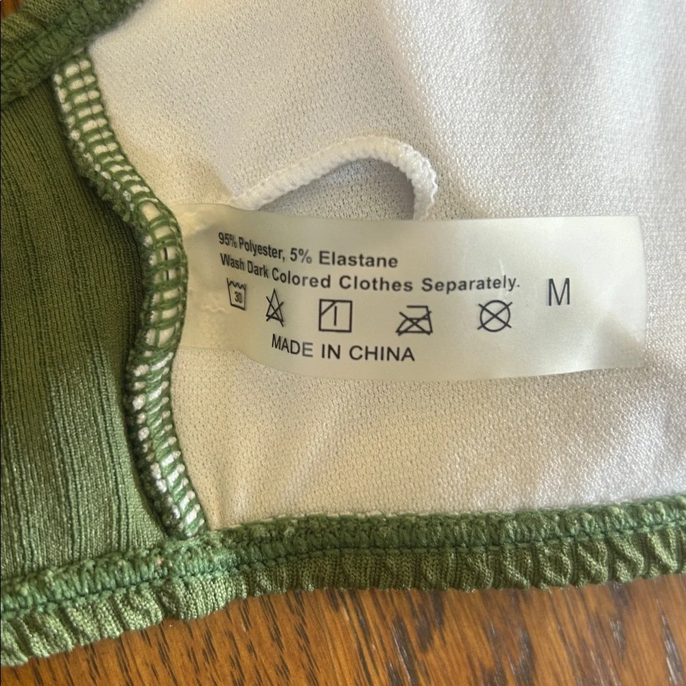 Green Textured Bikini Set | Size Medium - Picture 3 of 5